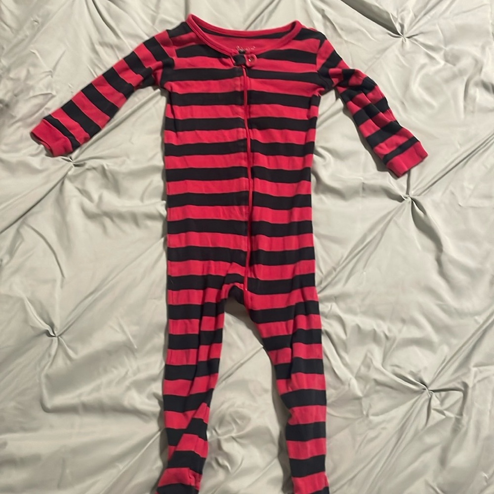 2/3T footed pajamas